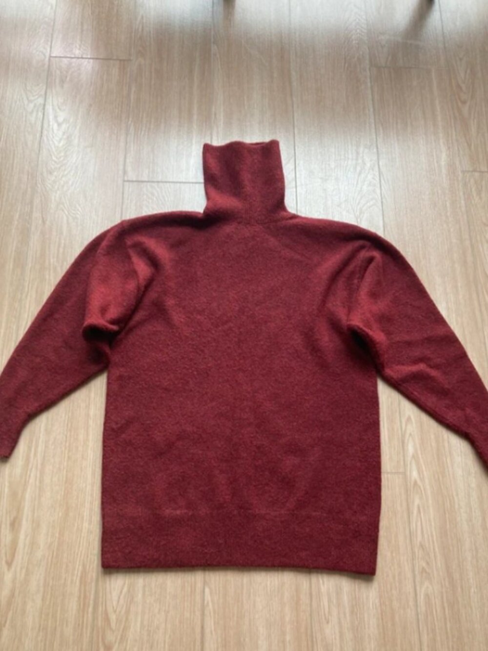 H&M burgundy soft oversized turtleneck sweater
